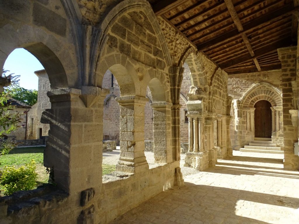 Claustro en Abadía de Saint-Amande de Boixe