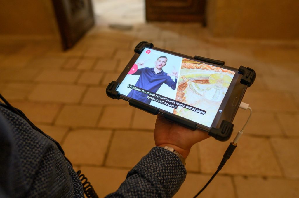 Visite interactive avec tablette à l'Abbaye de Saint Savin