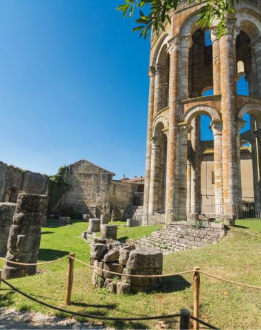 Tour Charlemagne de l'Abbaye Saint Sauveur de Charroux